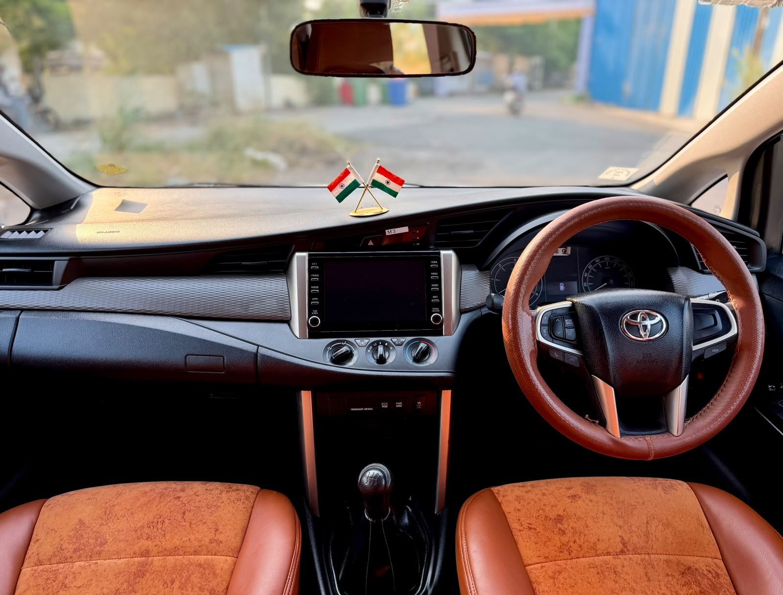 Innova Crysta 2.4 G